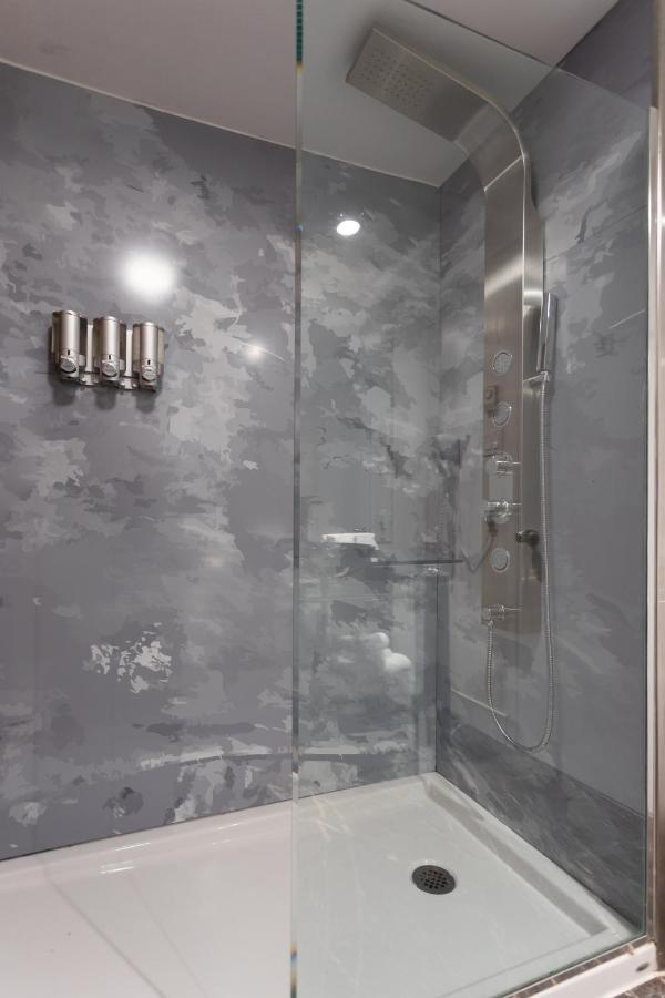 Champlain Hotel 3*