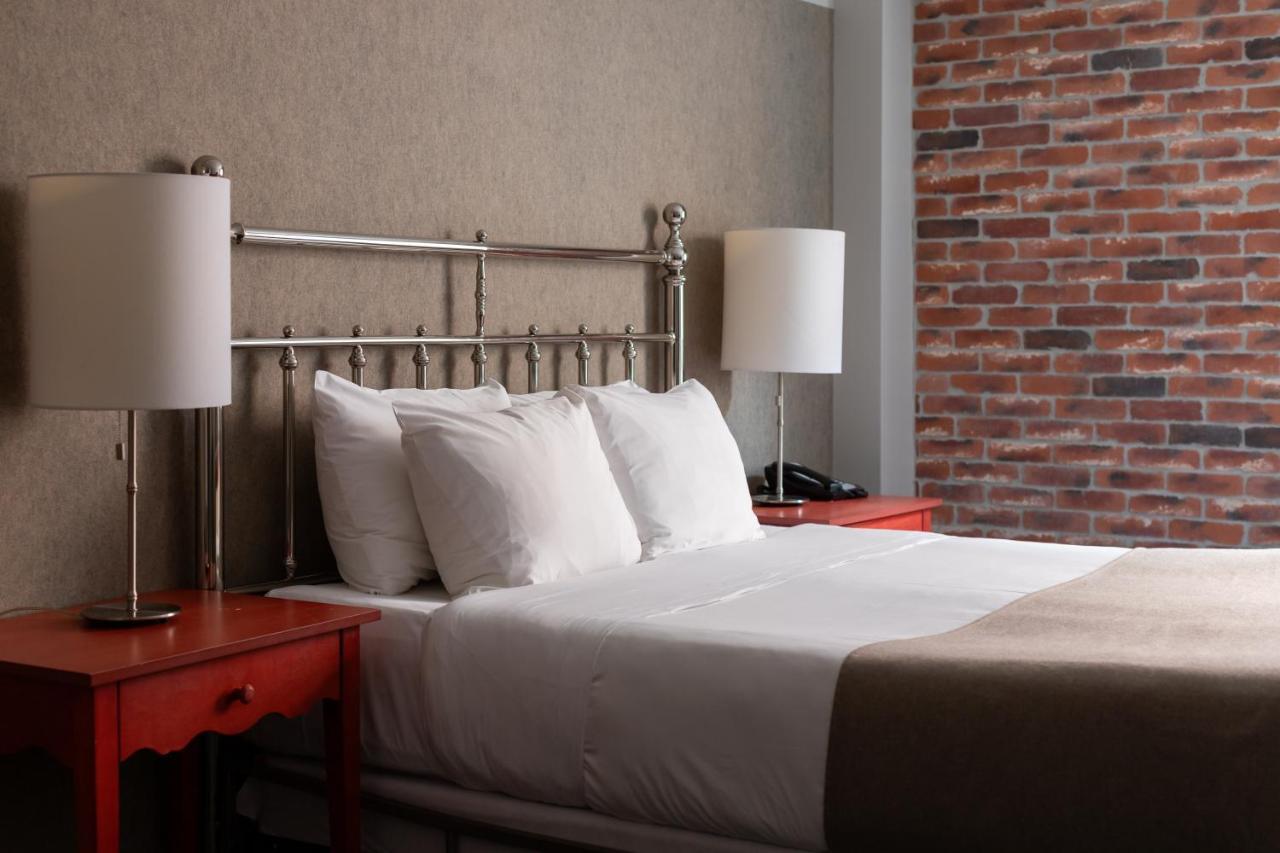 Hotel Champlain 3*