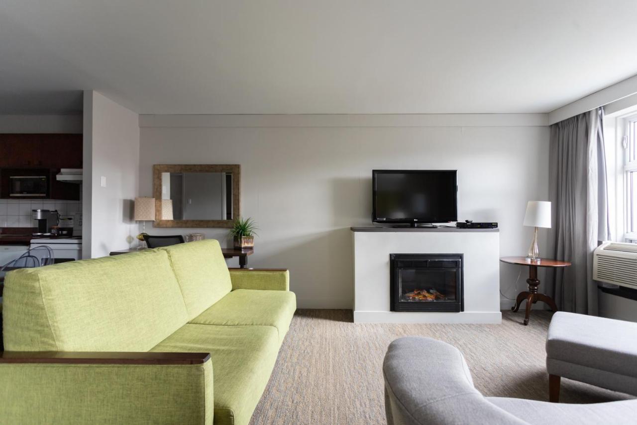 Champlain Hotel