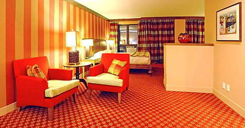 Champlain Hotel